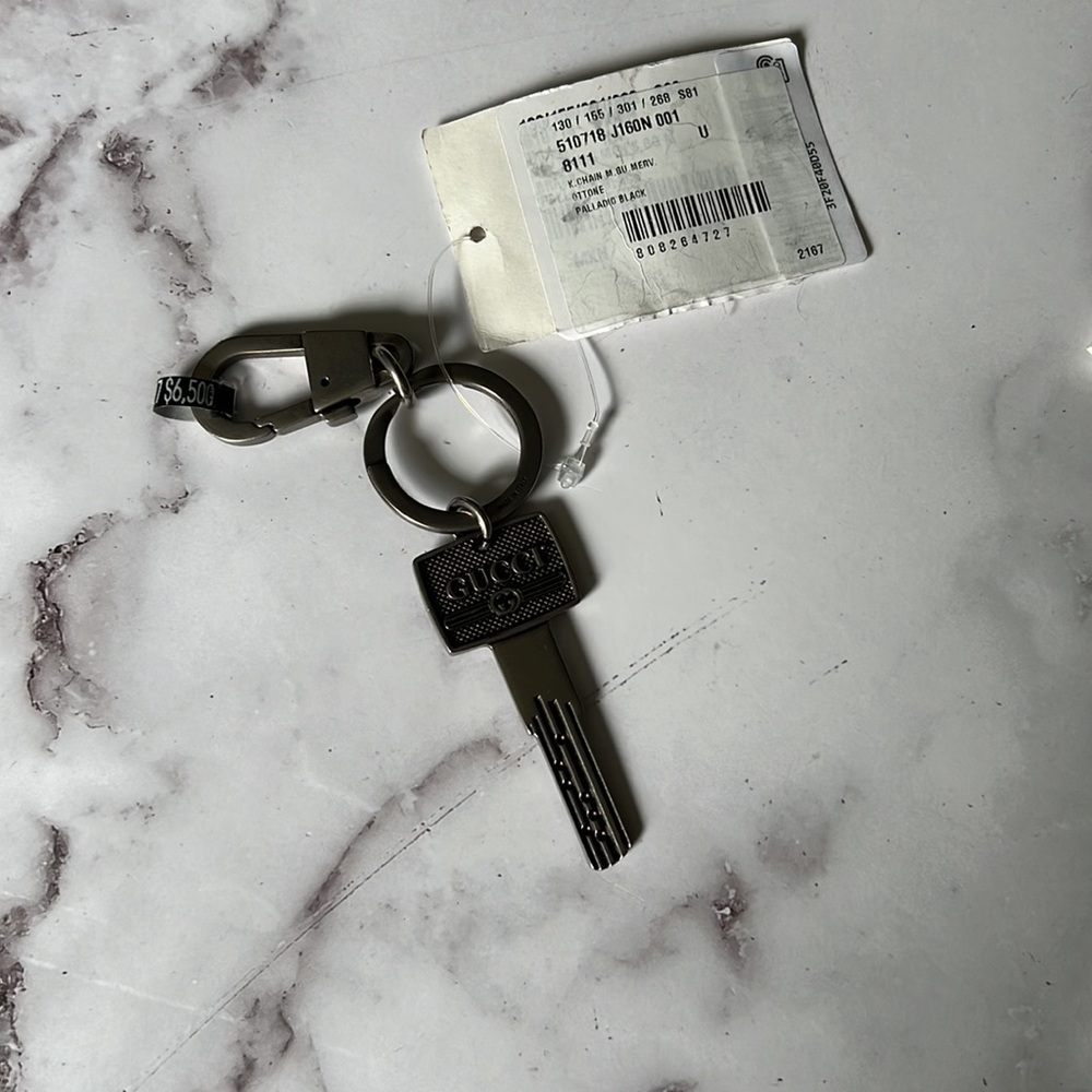 Gucci Keychain Charm with Gucci Key stainless steel NWT - Picture 2 of 4